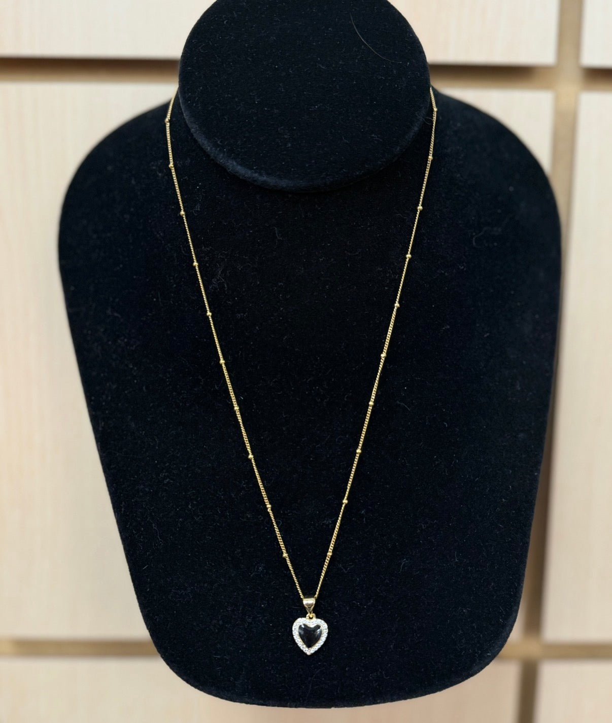 Tiny Gold Chain w/ Black Heart (LJ577)