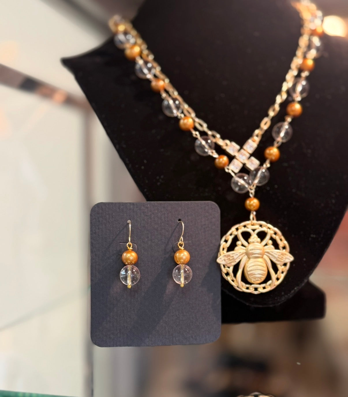 Clear Ball w/ Gold Pearl Earrings (LJ592)