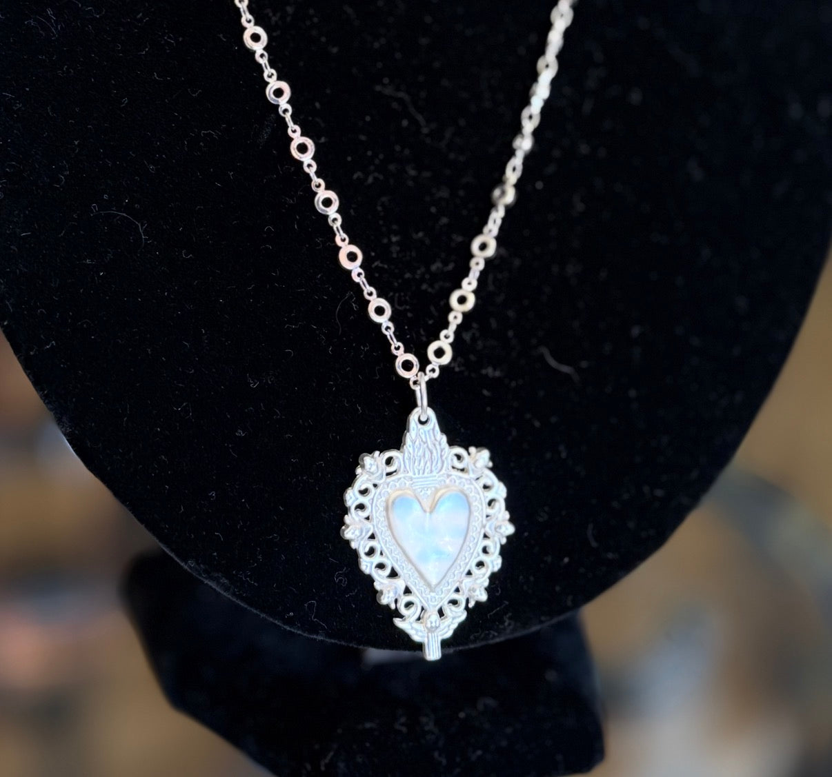 Silver Chain w/ Matte Silver Heart Necklace (LJ575)