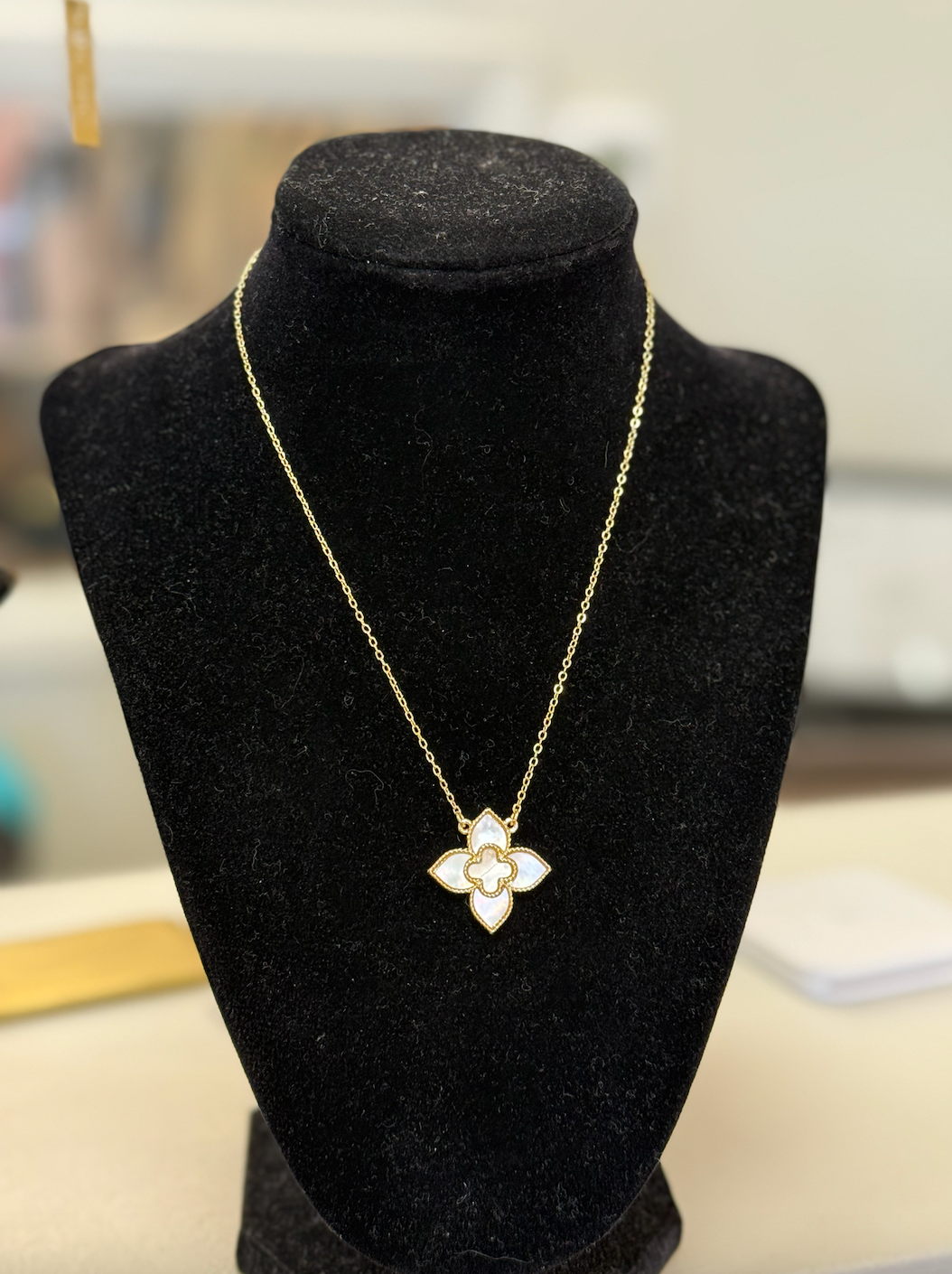 Golden Fleur Pendant Necklace