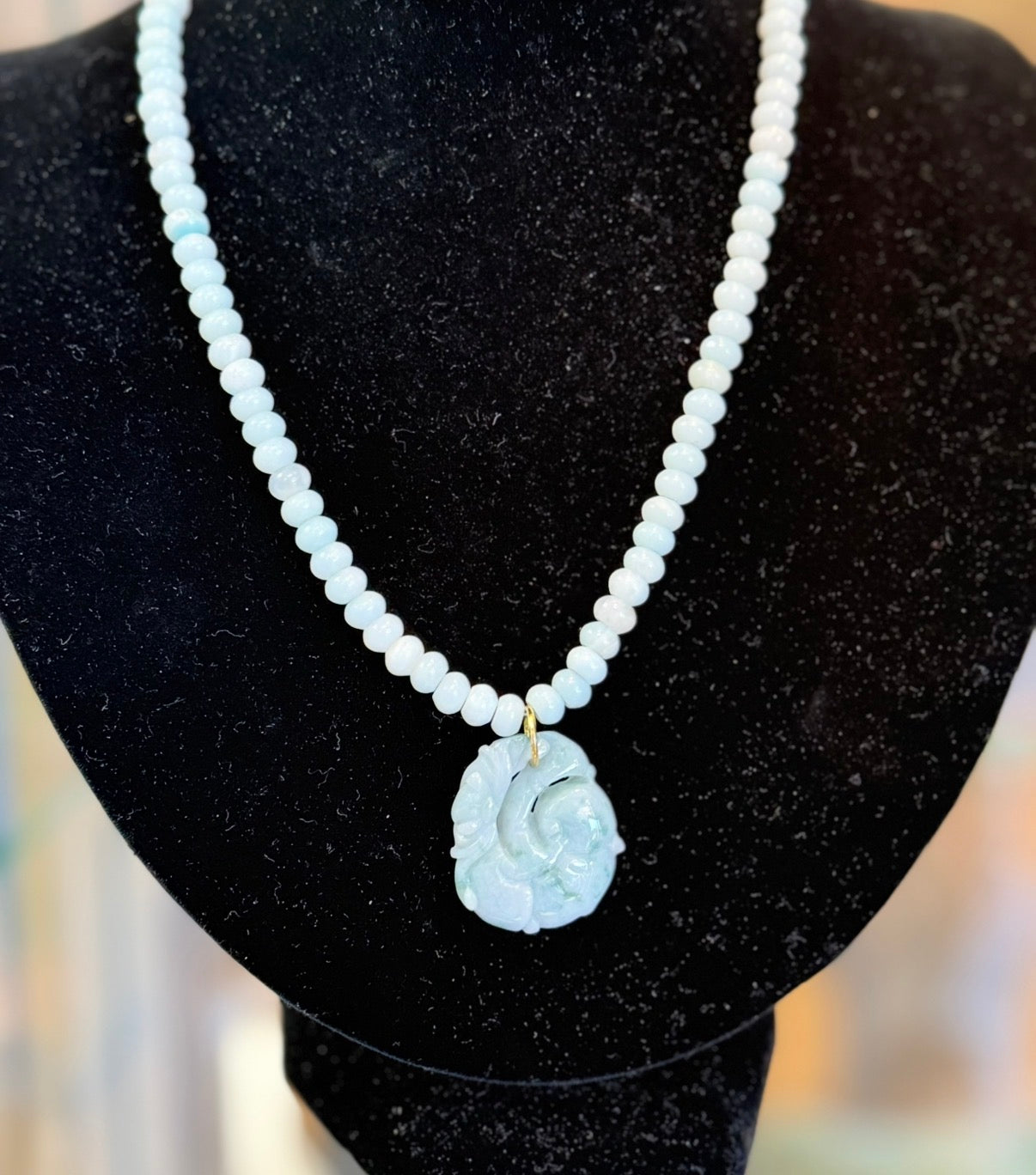 Light Aqua Jade w/Foodog Pendant Necklace (LJ589)