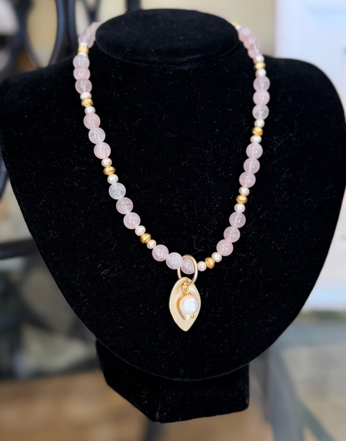 Rose Quartz w/ Gold & Pearl and Heart Pendant (LJ591)