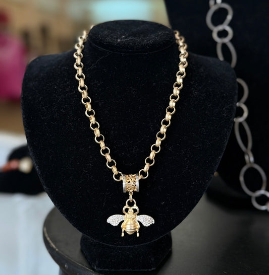 Gold Chain Necklace w/ Crystal Bee Pendant (LJ97)
