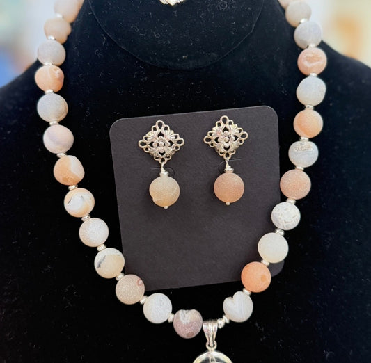 Druzy Agate on s/s Post (LJ596)