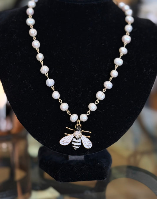 Freshwater Pearl Rosary Chain w/ Bee (LJ60)