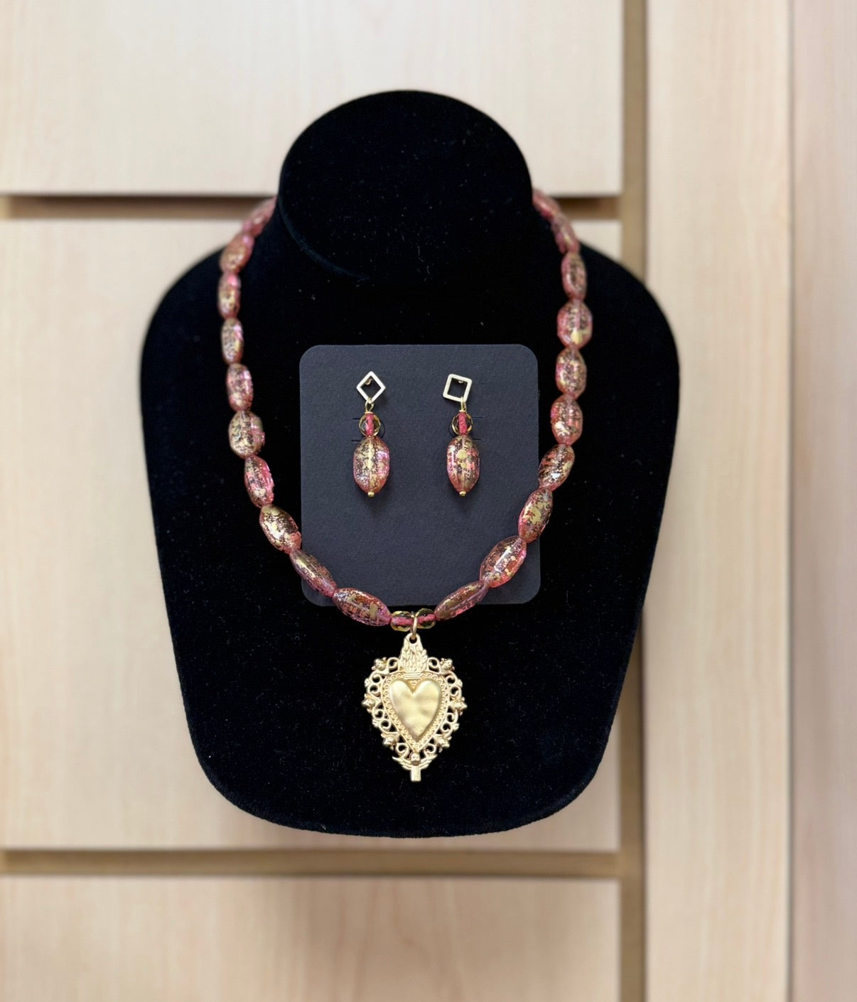 Czech Glass Pink & Gold w/ Gold Heart (LJ586)