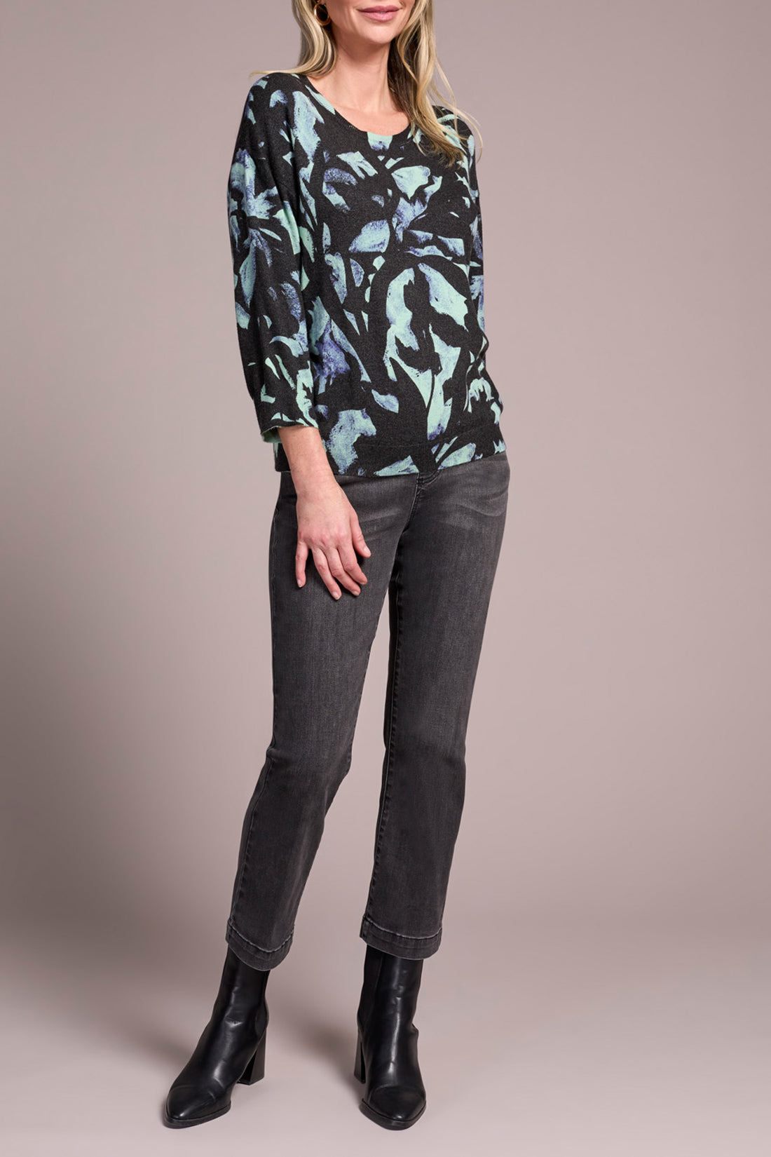 Soft Yarn Three Quarter-Sleeve Crewneck Sweater