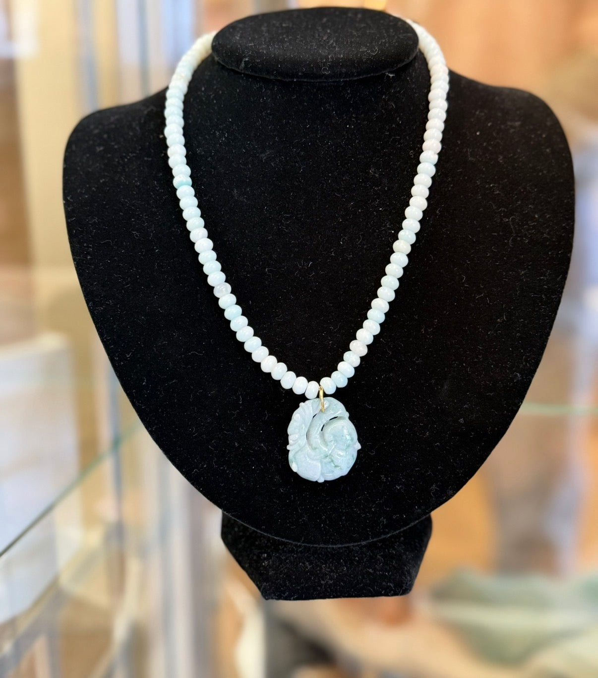 Light Aqua Jade w/Foodog Pendant Necklace (LJ589)