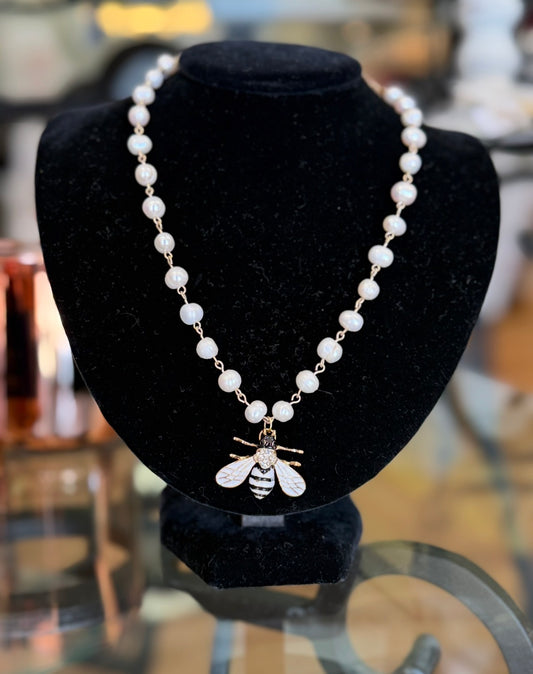 Freshwater Pearl Rosary Chain w/ Bee (LJ60)
