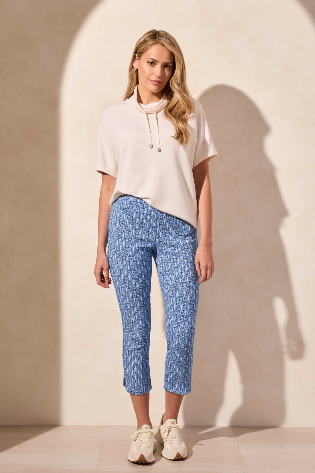 Tribal Rivera Pull on Capri