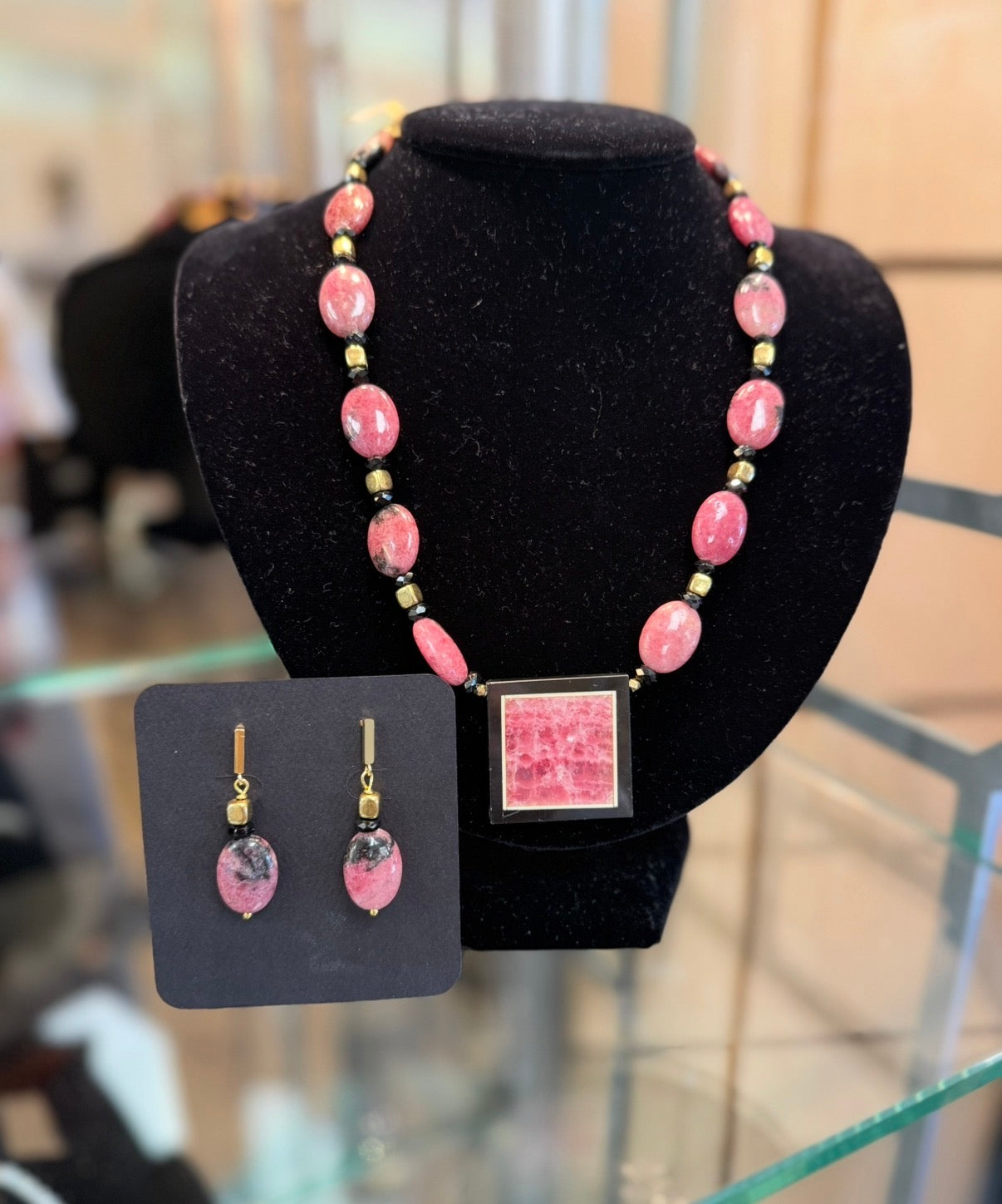 Russian Rhodonite on Gold Post (LJ581)