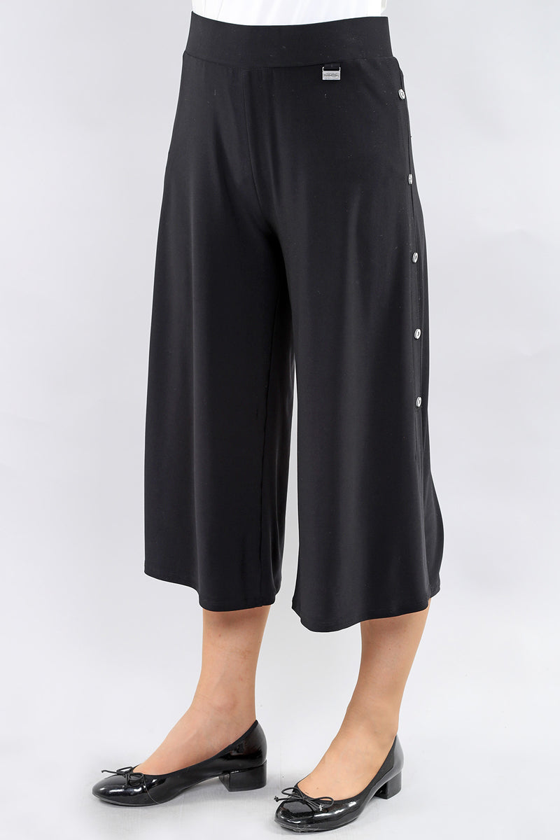 Michael Tyler Black Capri